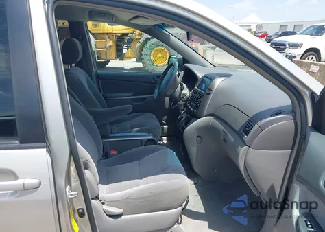 2006 Toyota Sienna Le из США, поврежденный, VIN 5TDZA23C36S421531